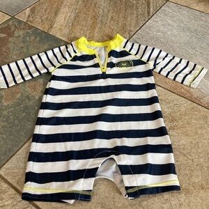 Gap baby black white yellow one piece swim rash guard 18-24 months GUC
